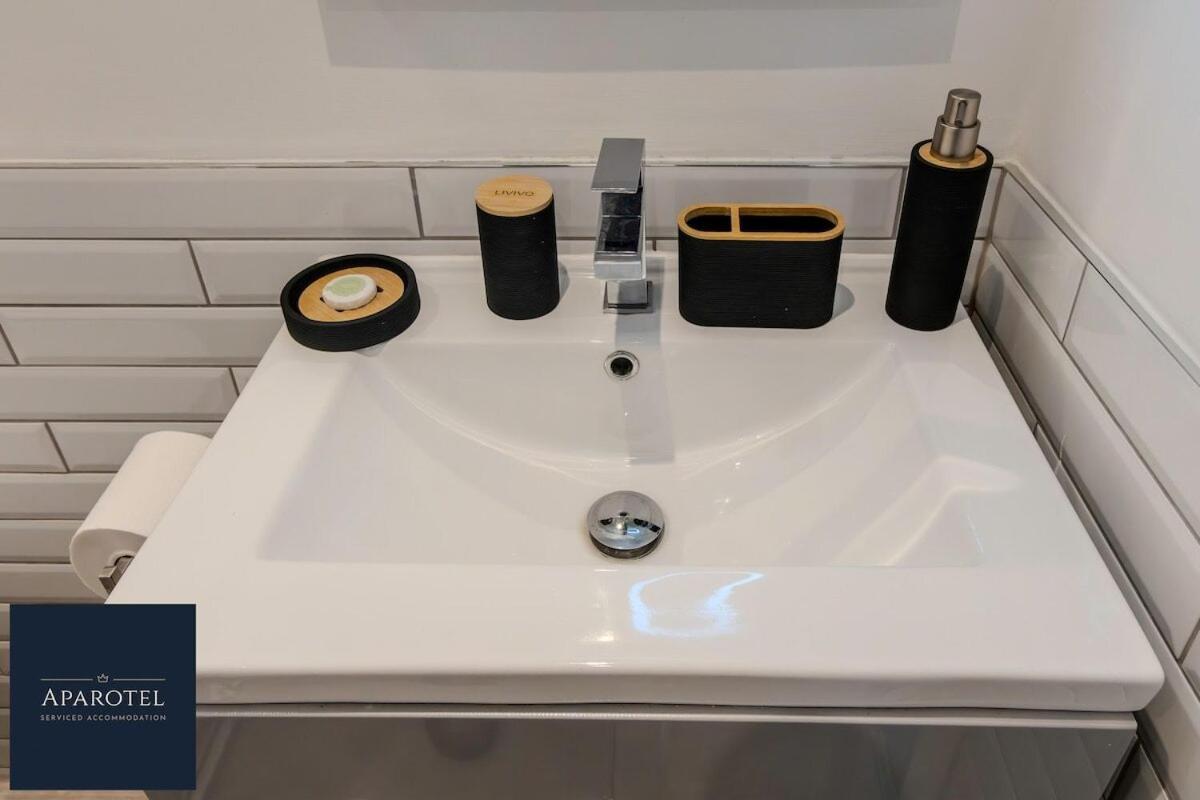 Aparotel Serviced Apartments - Stonehenge, Amesbury Town Centre Δωμάτιο φωτογραφία