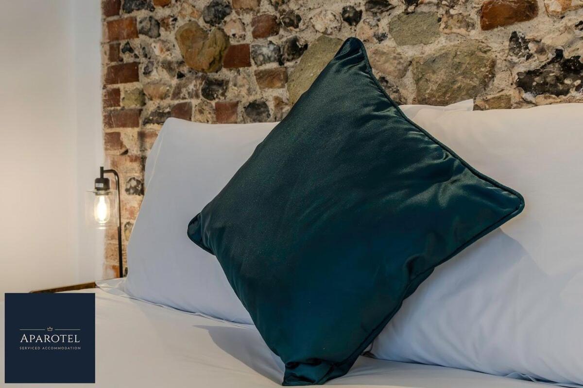 Aparotel Serviced Apartments - Stonehenge, Amesbury Town Centre Δωμάτιο φωτογραφία