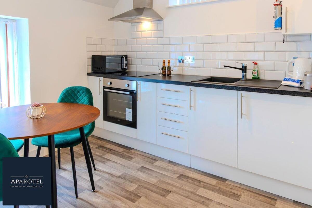 Aparotel Serviced Apartments - Stonehenge, Amesbury Town Centre Δωμάτιο φωτογραφία