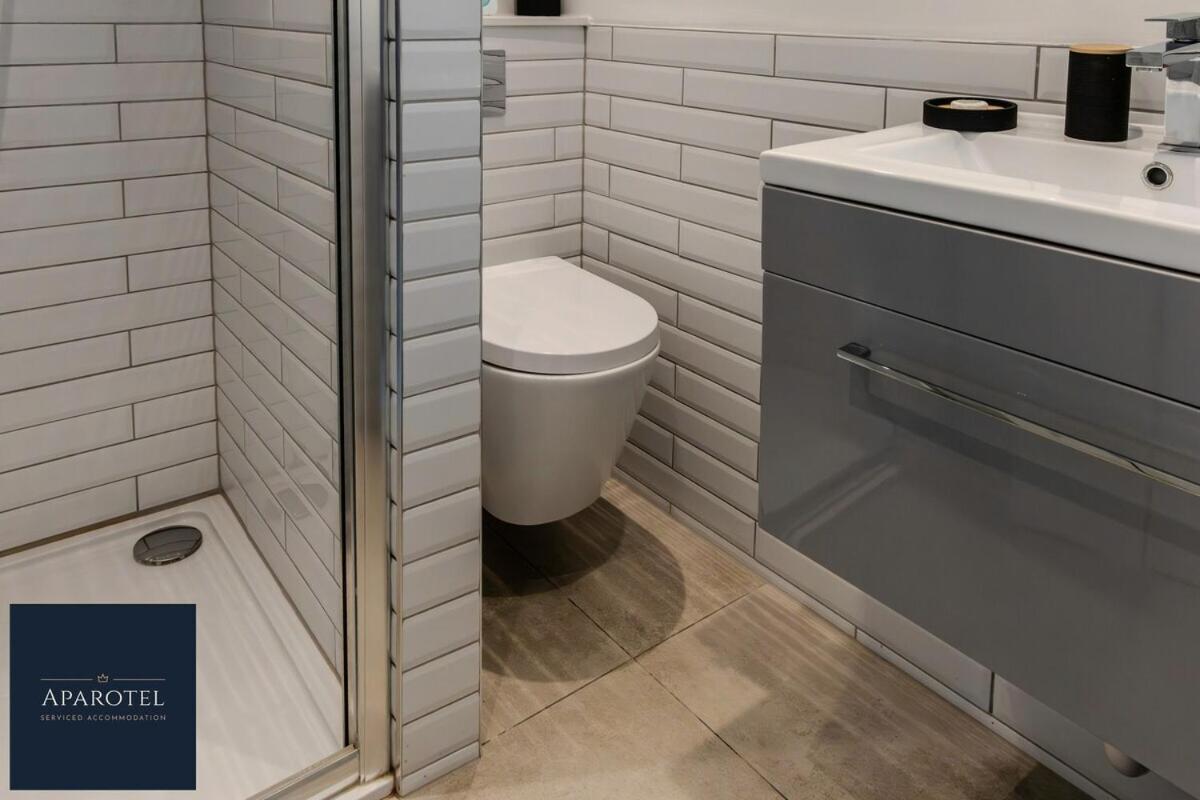 Aparotel Serviced Apartments - Stonehenge, Amesbury Town Centre Δωμάτιο φωτογραφία