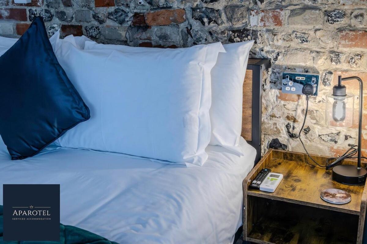 Aparotel Serviced Apartments - Stonehenge, Amesbury Town Centre Εξωτερικό φωτογραφία