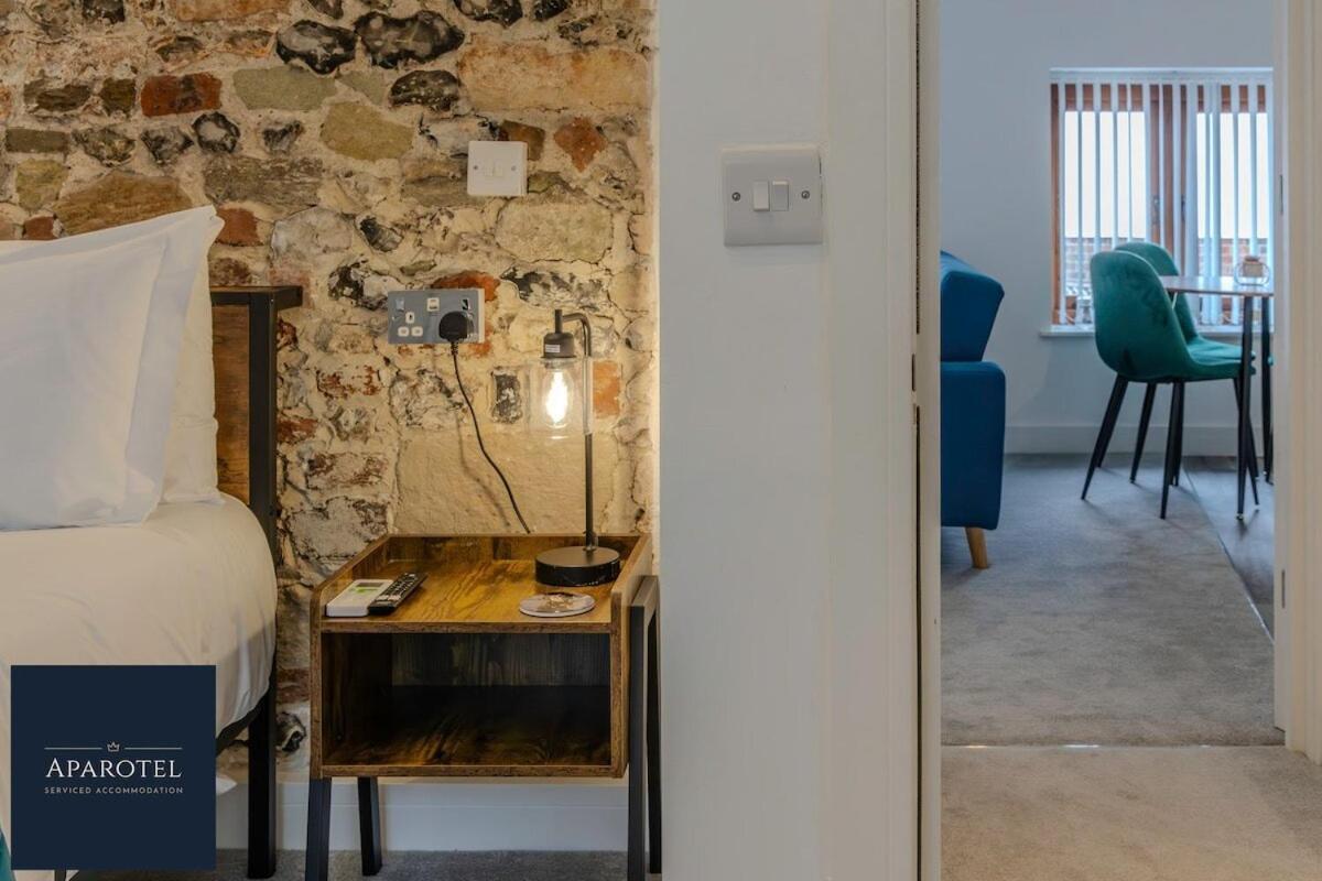 Aparotel Serviced Apartments - Stonehenge, Amesbury Town Centre Δωμάτιο φωτογραφία