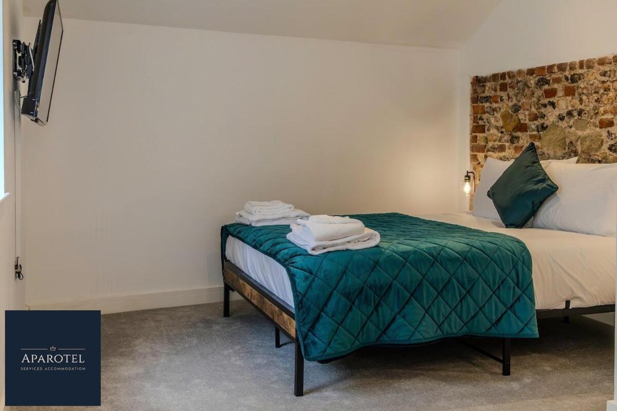 Aparotel Serviced Apartments - Stonehenge, Amesbury Town Centre Δωμάτιο φωτογραφία