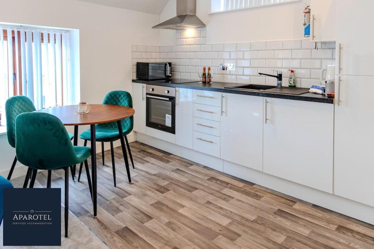 Aparotel Serviced Apartments - Stonehenge, Amesbury Town Centre Δωμάτιο φωτογραφία
