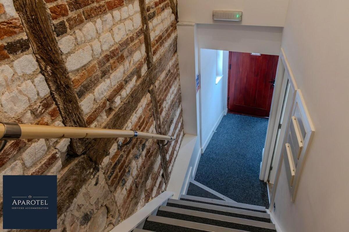 Aparotel Serviced Apartments - Stonehenge, Amesbury Town Centre Δωμάτιο φωτογραφία