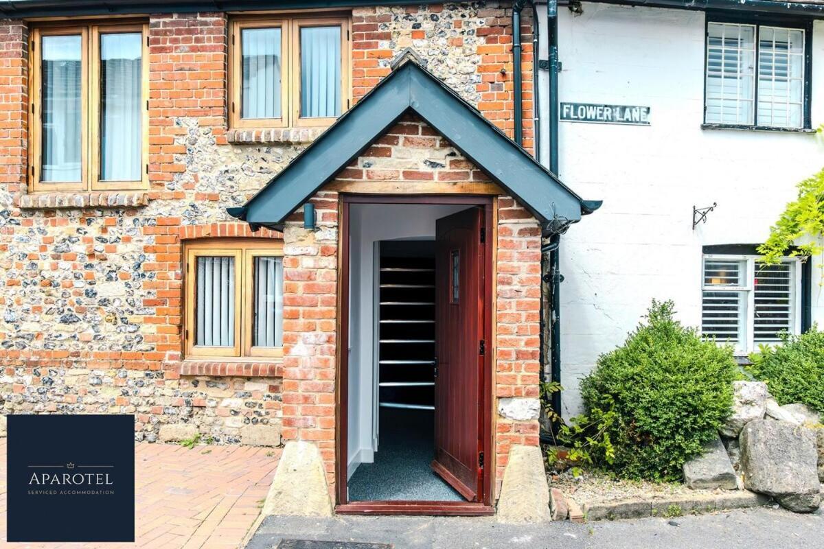 Aparotel Serviced Apartments - Stonehenge, Amesbury Town Centre Δωμάτιο φωτογραφία