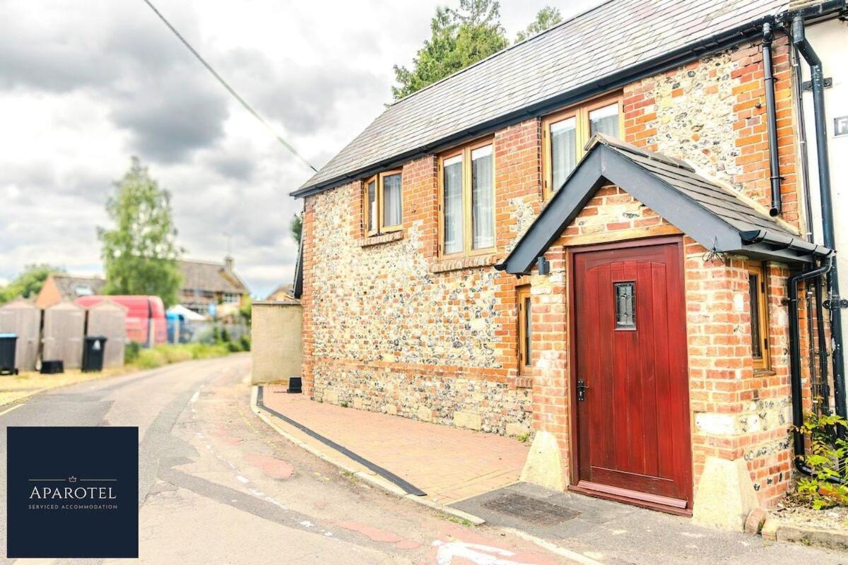 Aparotel Serviced Apartments - Stonehenge, Amesbury Town Centre Δωμάτιο φωτογραφία