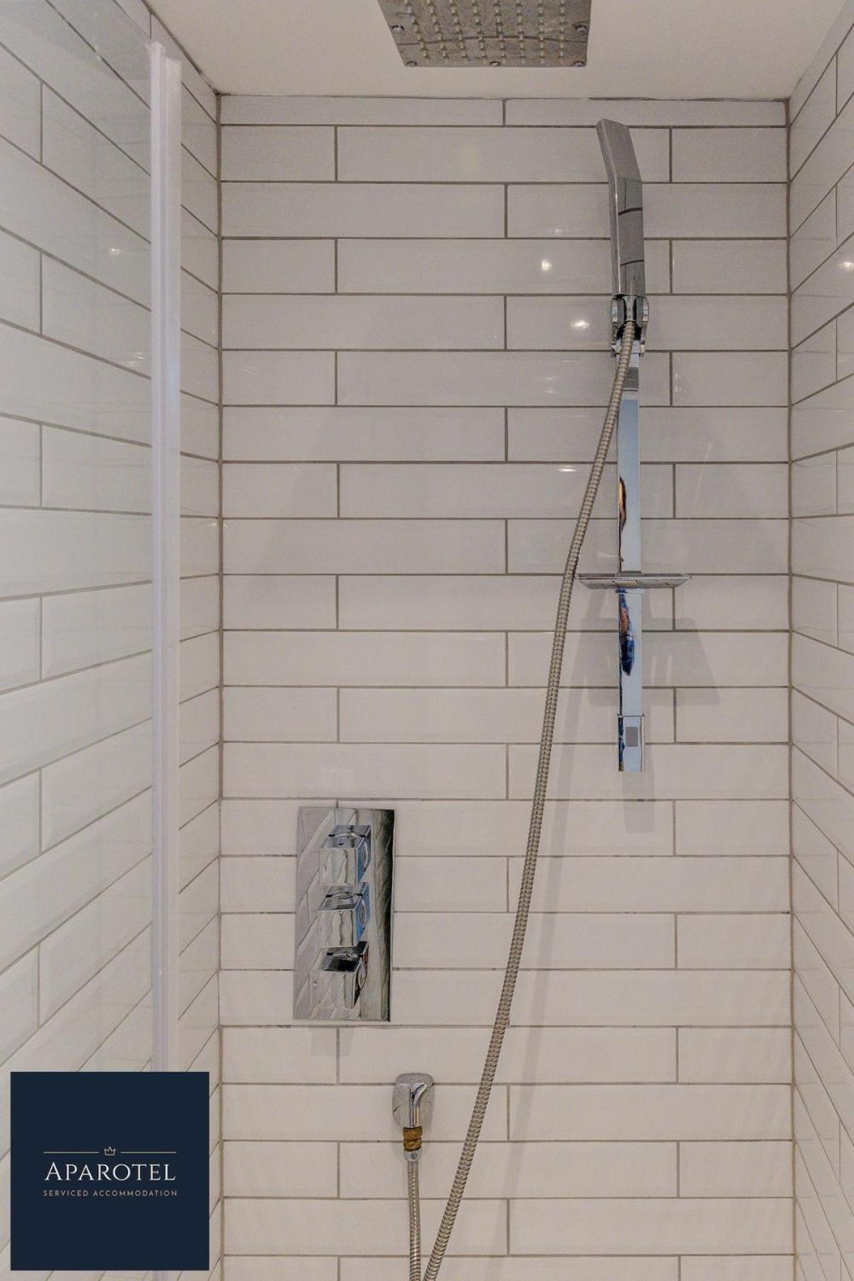 Aparotel Serviced Apartments - Stonehenge, Amesbury Town Centre Δωμάτιο φωτογραφία