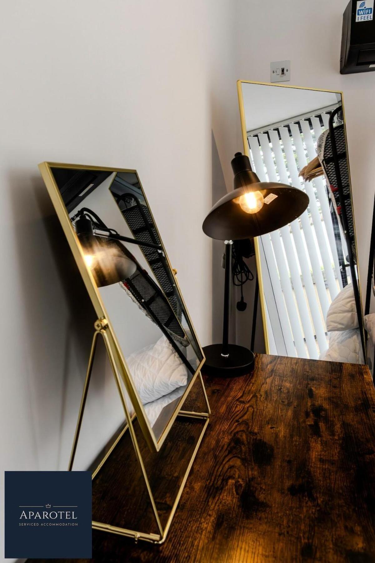 Aparotel Serviced Apartments - Stonehenge, Amesbury Town Centre Δωμάτιο φωτογραφία